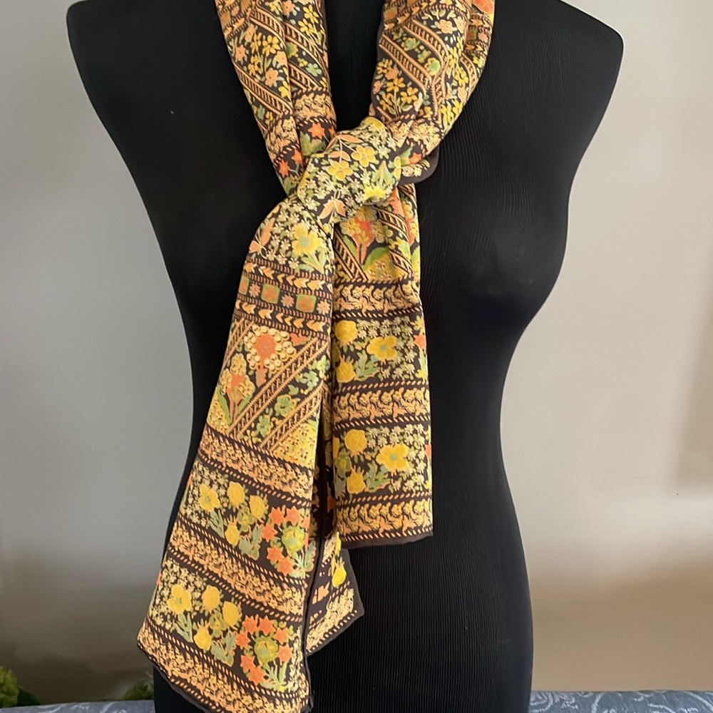 Nik-Nik Vintage 70’s Floral Patterned Silk Scarf View 4